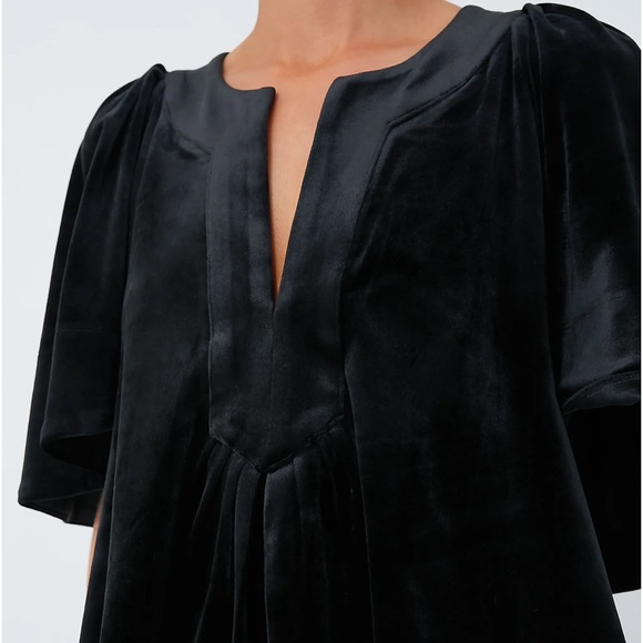 Tuckernuck Collection Black Velvet Finley Flutter Sleeve Blouse | L | New - Picture 6 of 10